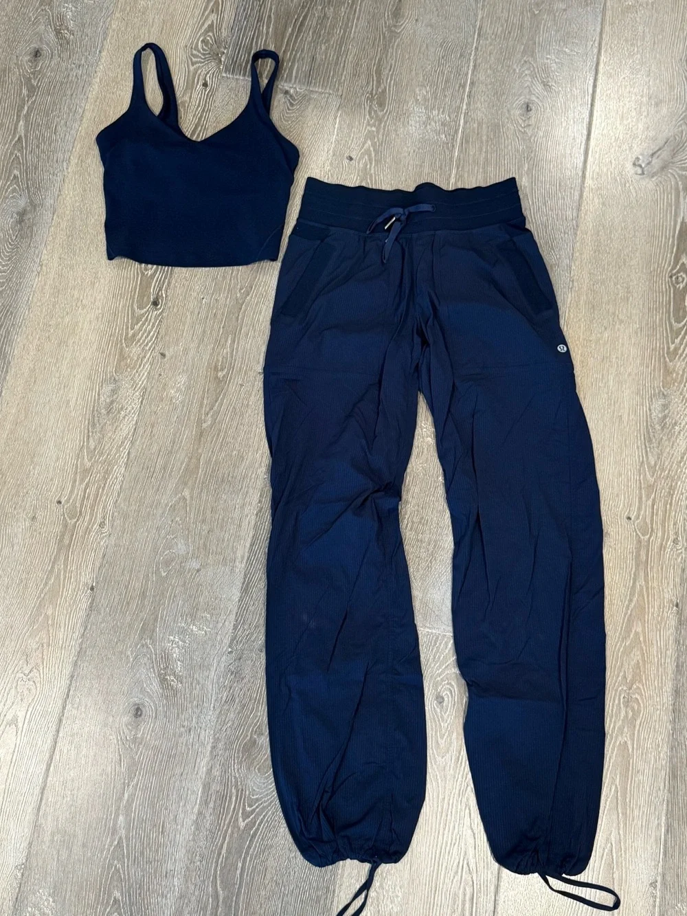Lululemon true Navy SET, align tank and studio pants